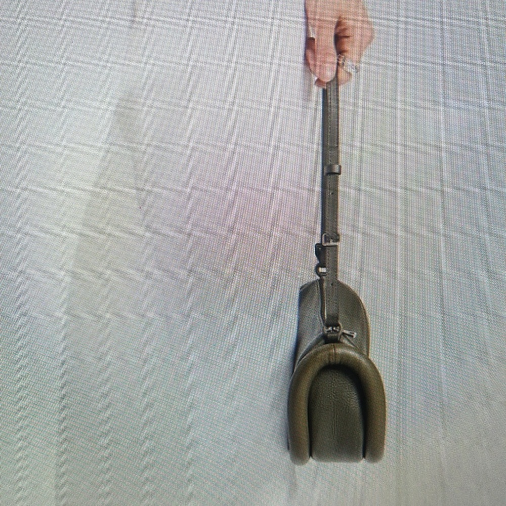 SOLD!!!!! NWT JW ANDERSON THE BUMPER BAG IN DARK OLIVE. - Picture 12 of 13
